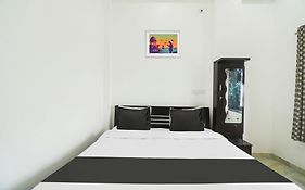Hotel O Chandra Vilas